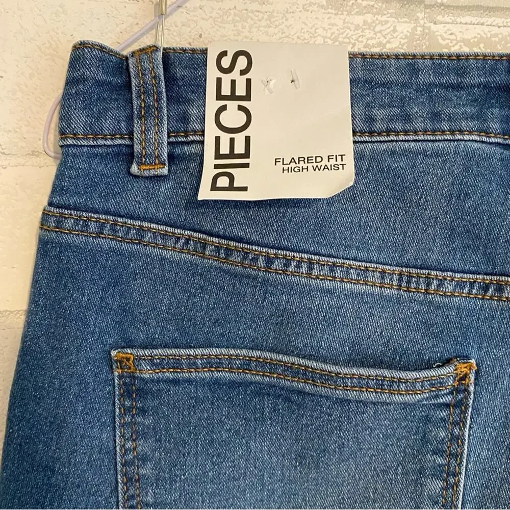 NWT $70 Pieces UK Denim Flare Fit High Waist Jeans MED NEW